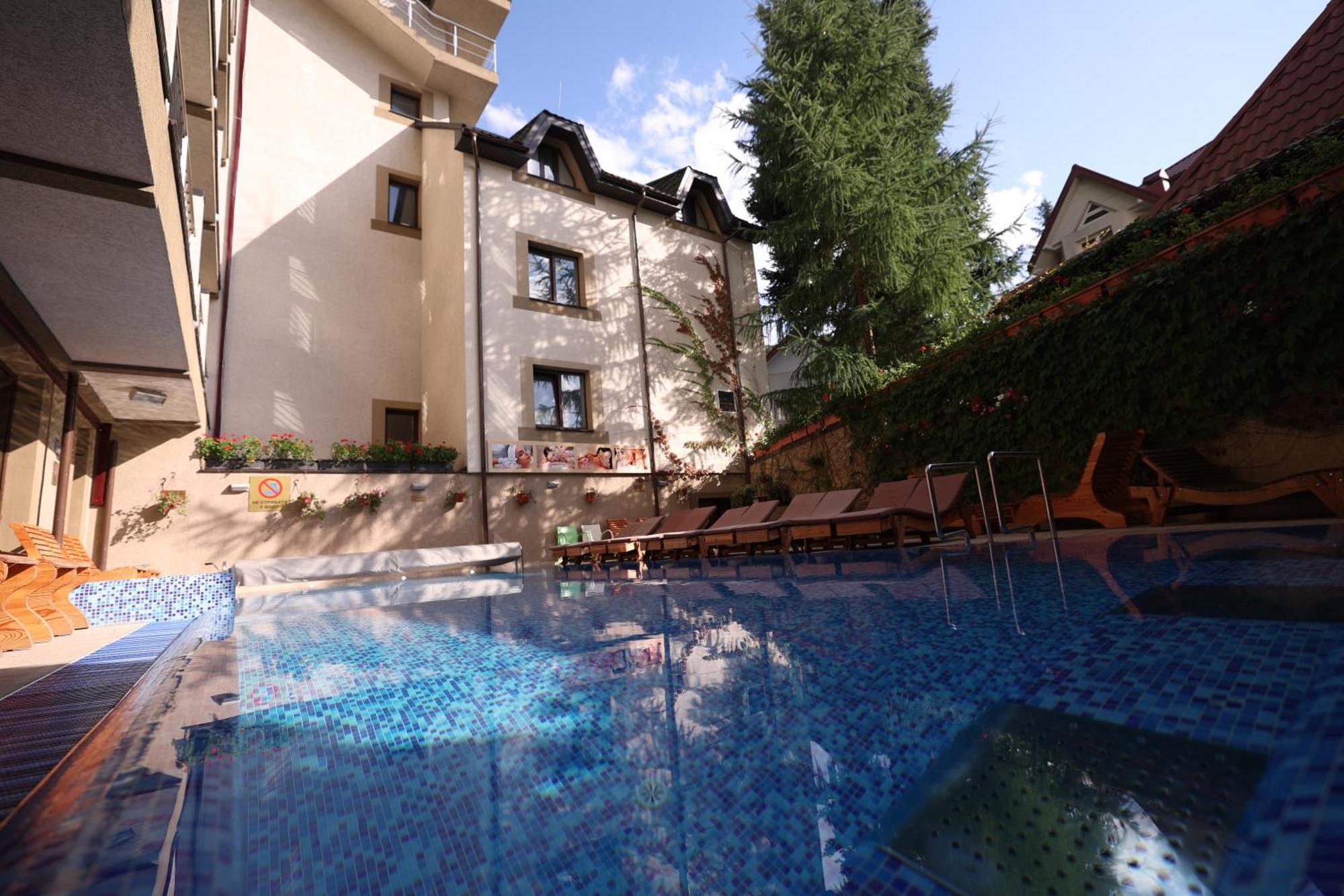 Romantik Spa Hotel Yaremche Eksteriør billede