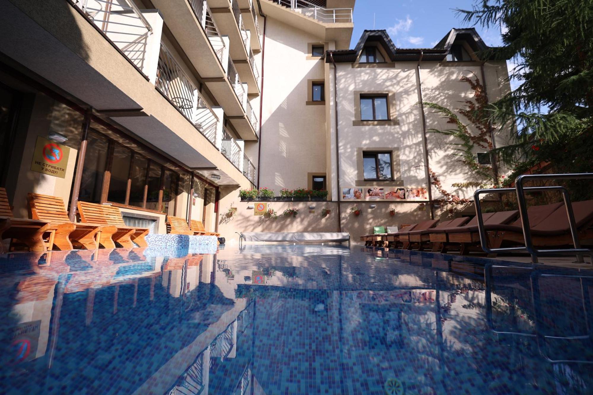 Romantik Spa Hotel Yaremche Eksteriør billede